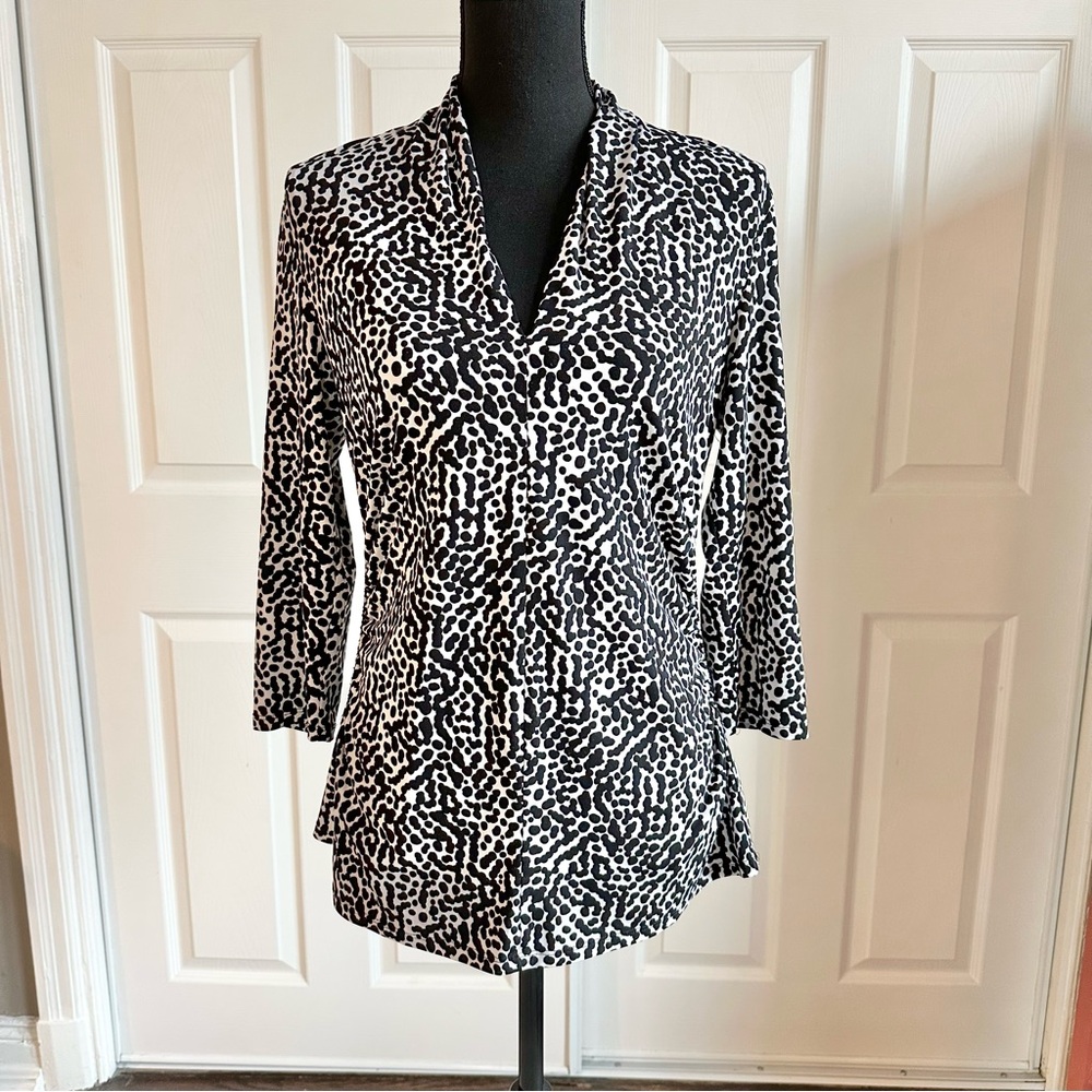 Vince Camuto Black and White Polka Dot 3/4 Sleeve Stretch Top